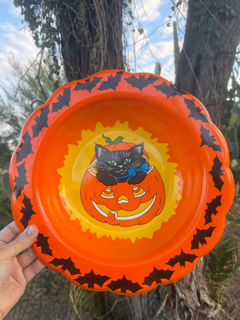 Halloween Kitschy Candy Dish Bowl-VTG-Black Cat Pumpkin Bats Scalloped-Berman